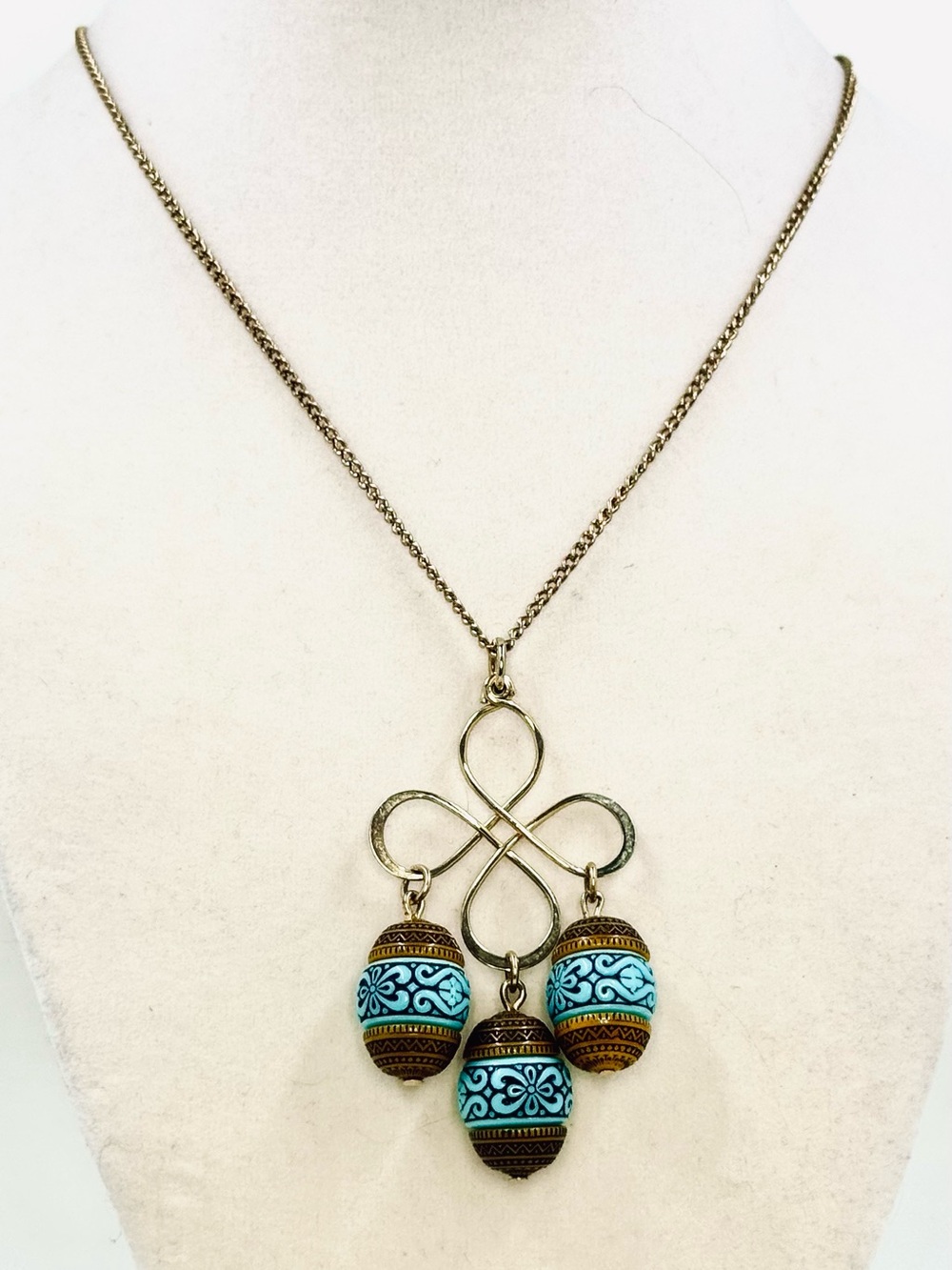 Sarah Coventry Vintage 1974 Polka Pendant Necklace-Cloverleaf W/Dangling Beads